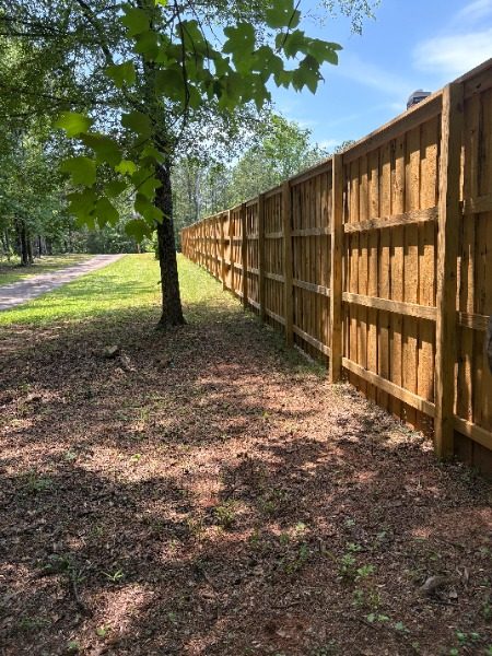 wooden privacy fence Preview Image 2