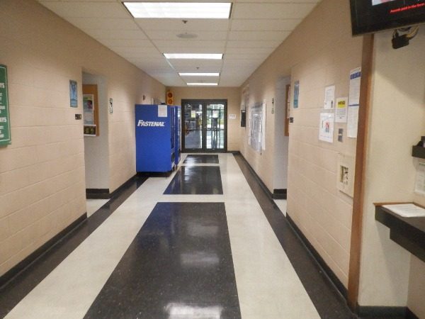 Old Bathroom Hallway Preview Image 2