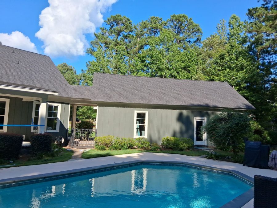 detached garage and inground pool Preview Image 2