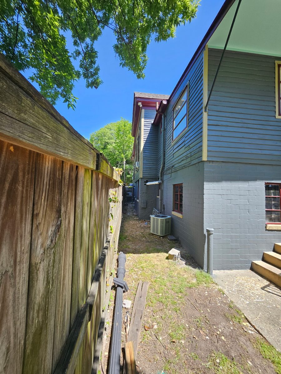 painted side exterior of historic home Preview Image 9