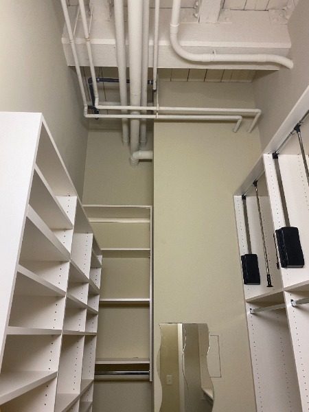 Old Master Closet Preview Image 9