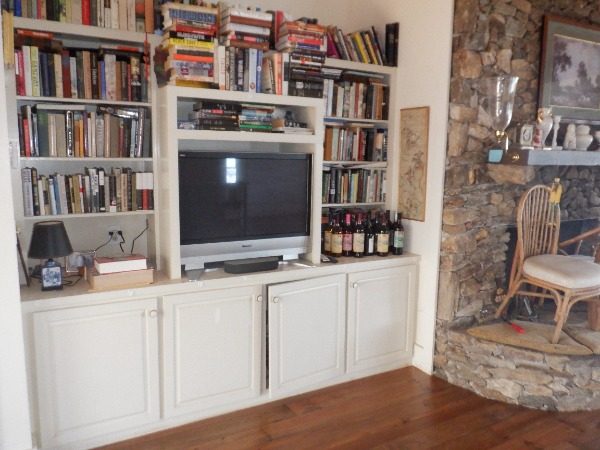 Old Bookshelves Preview Image 2