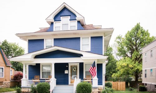 Beautiful,Navy,Blue,Colonial,With,Large,Front,Porch,In,Historic District