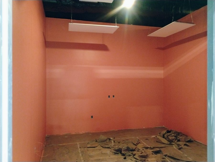 room with pink painted walls Preview Image 2