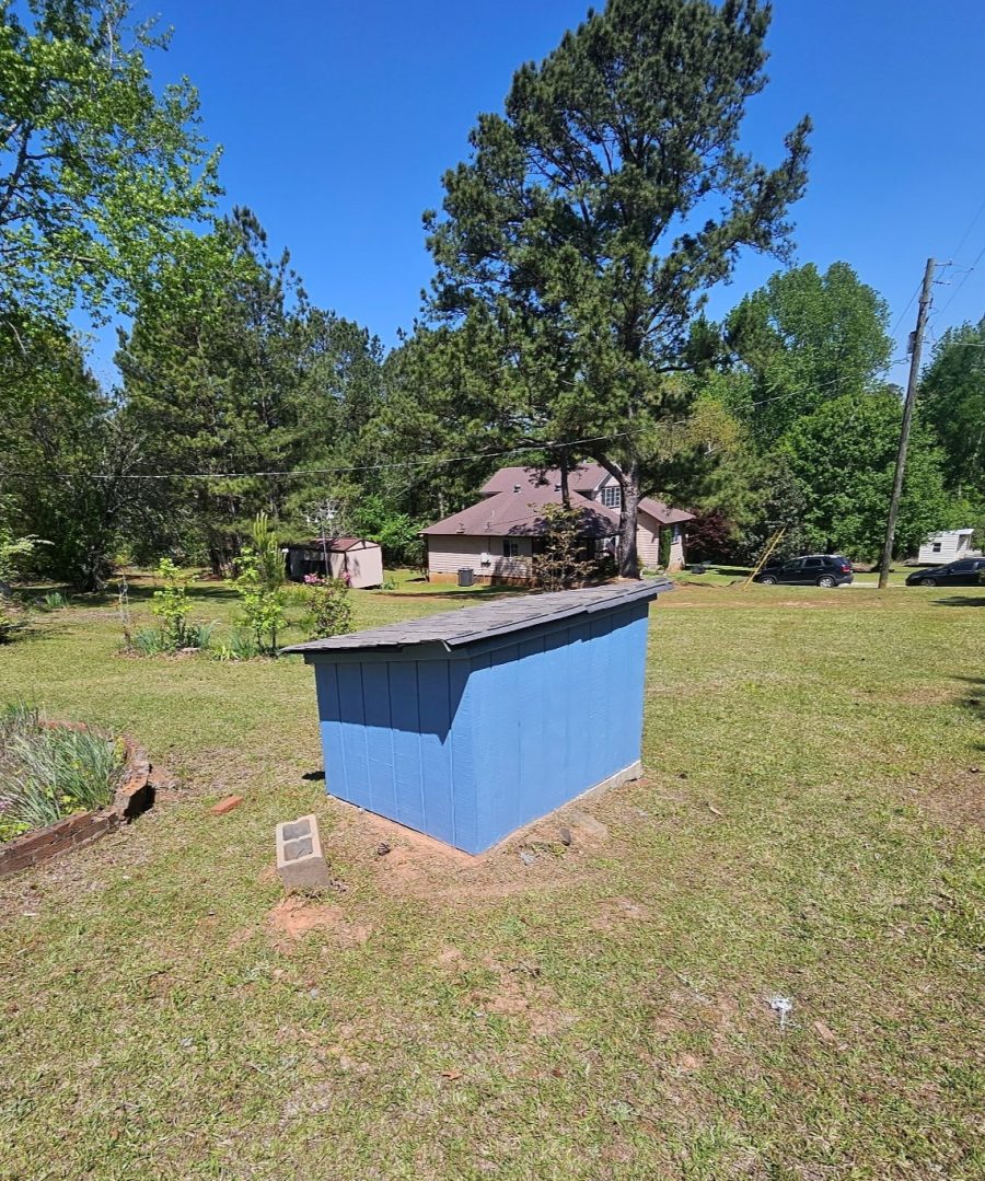 blue stained pump house Preview Image 1