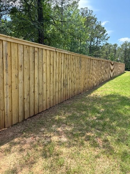 wooden privacy fence Preview Image 3