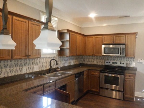 condo kitchen before painting Preview Image 7