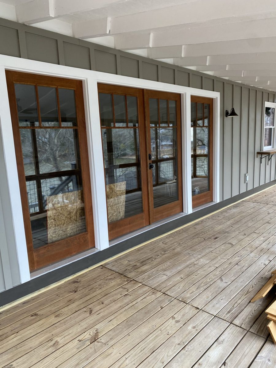 LAKESIDE INT PORCH Preview Image 8