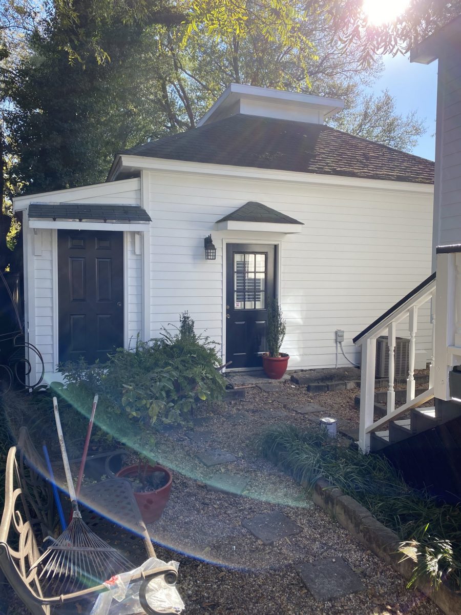 white home Preview Image 3