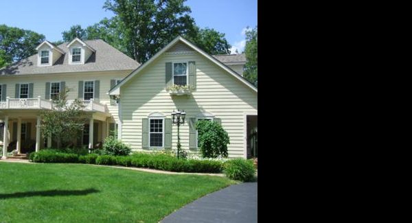 Exterior house painting by CertaPro Painters of Columbus, OH