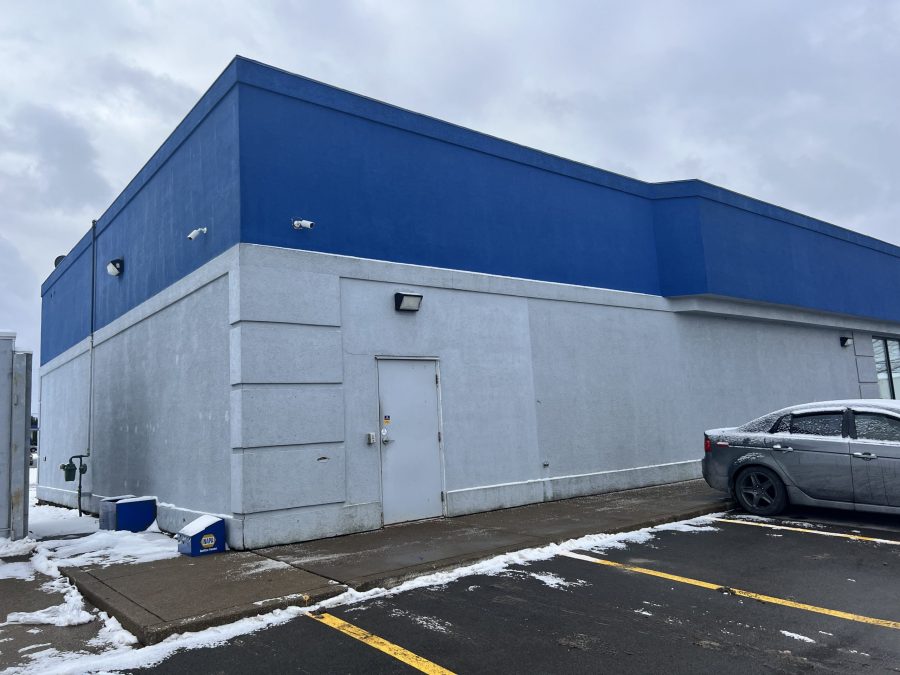 auto parts store exterior before repaint Preview Image 3