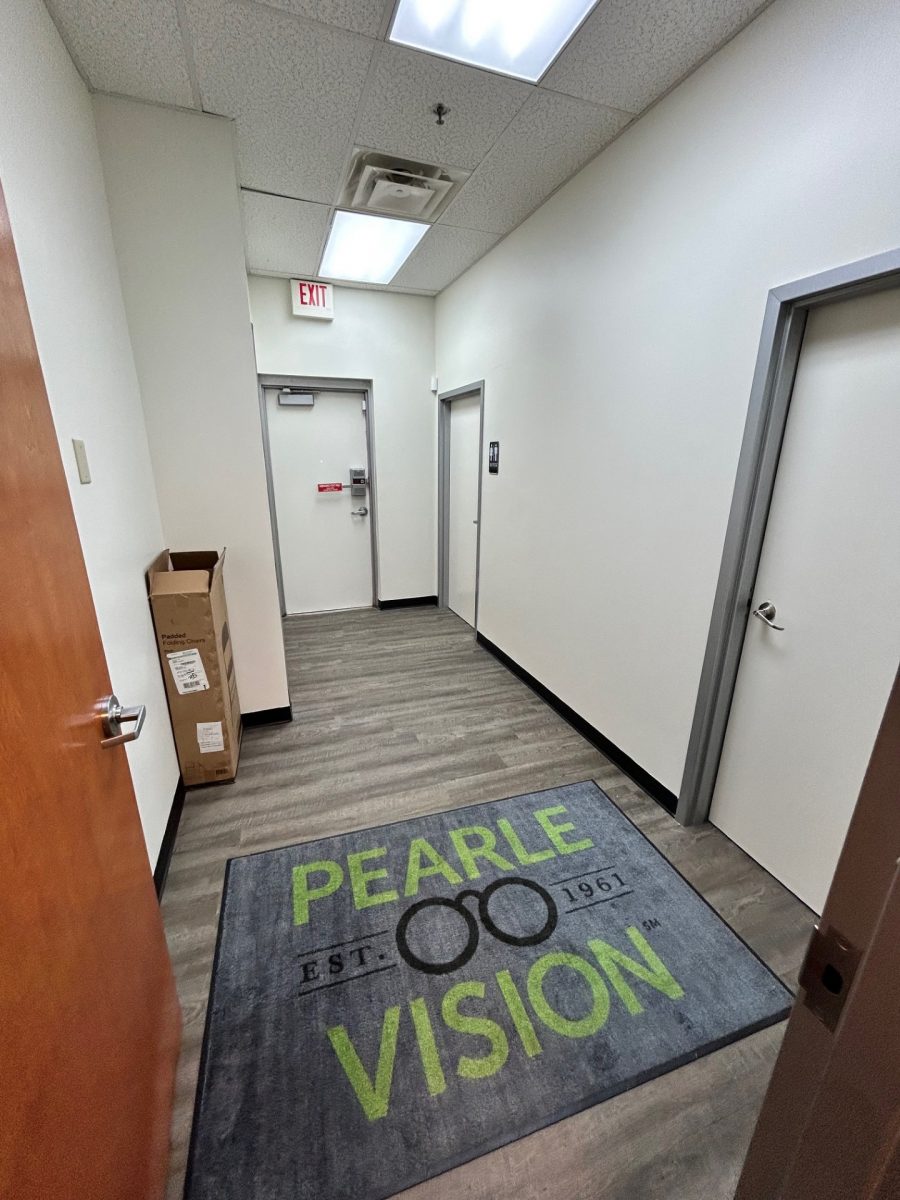 pearle vision hallway Preview Image 2