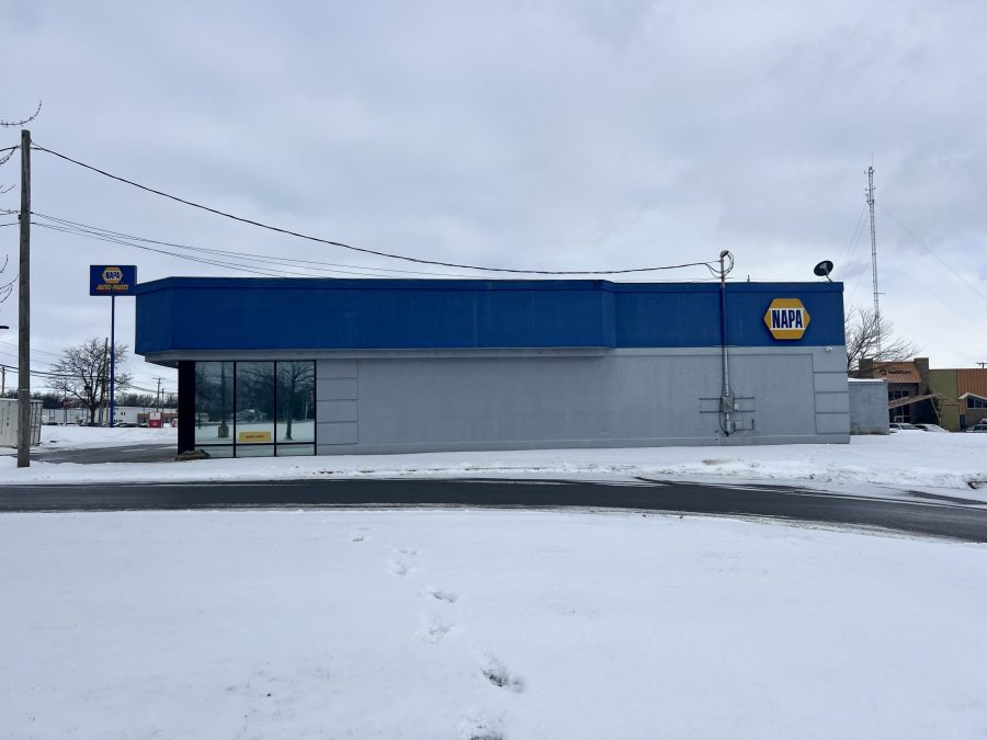 auto parts store exterior before repaint Preview Image 1