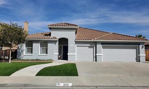 Professional Stucco Color Application