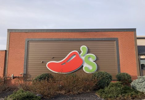 Chilis logo painted
