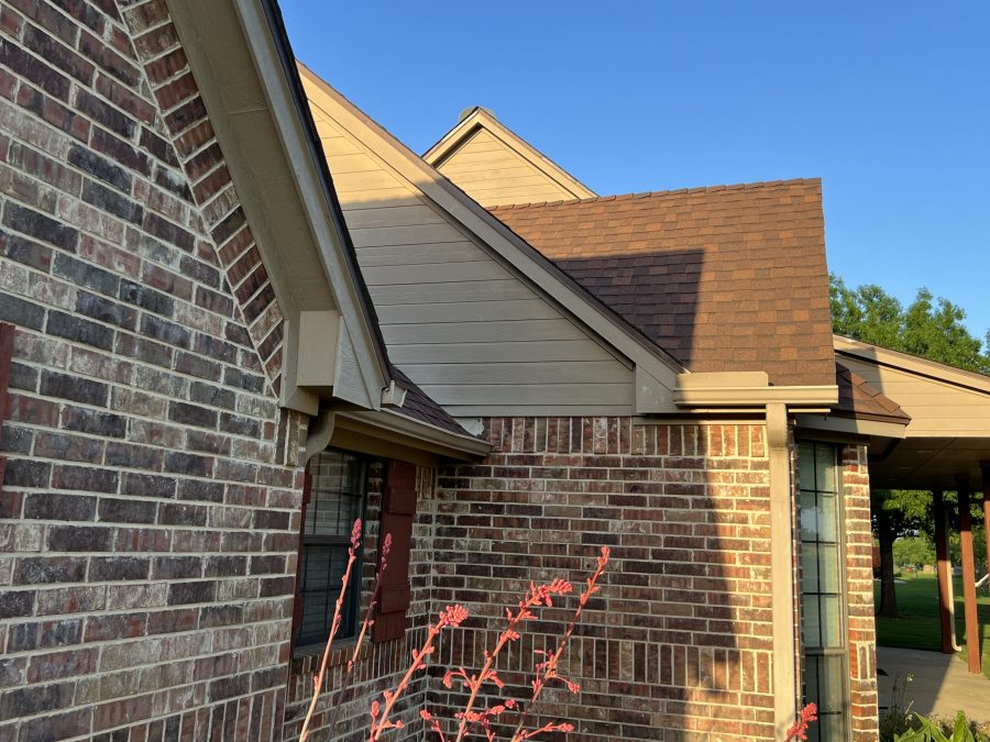 side view of front of house Preview Image 6