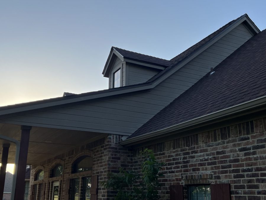 side view of front of house Preview Image 5