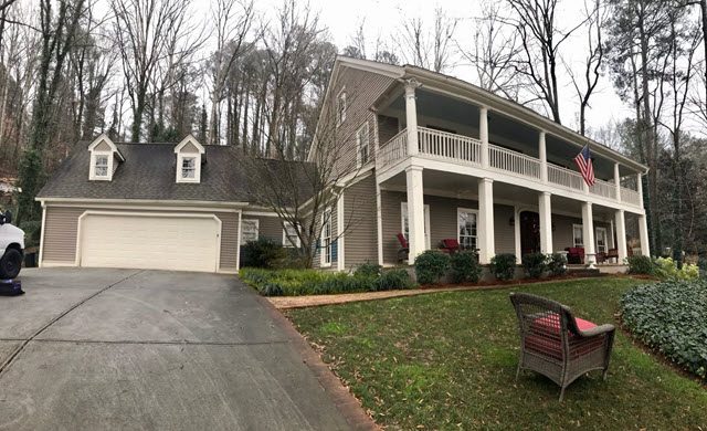 photo of home in sandy springs before being repainted Preview Image 1