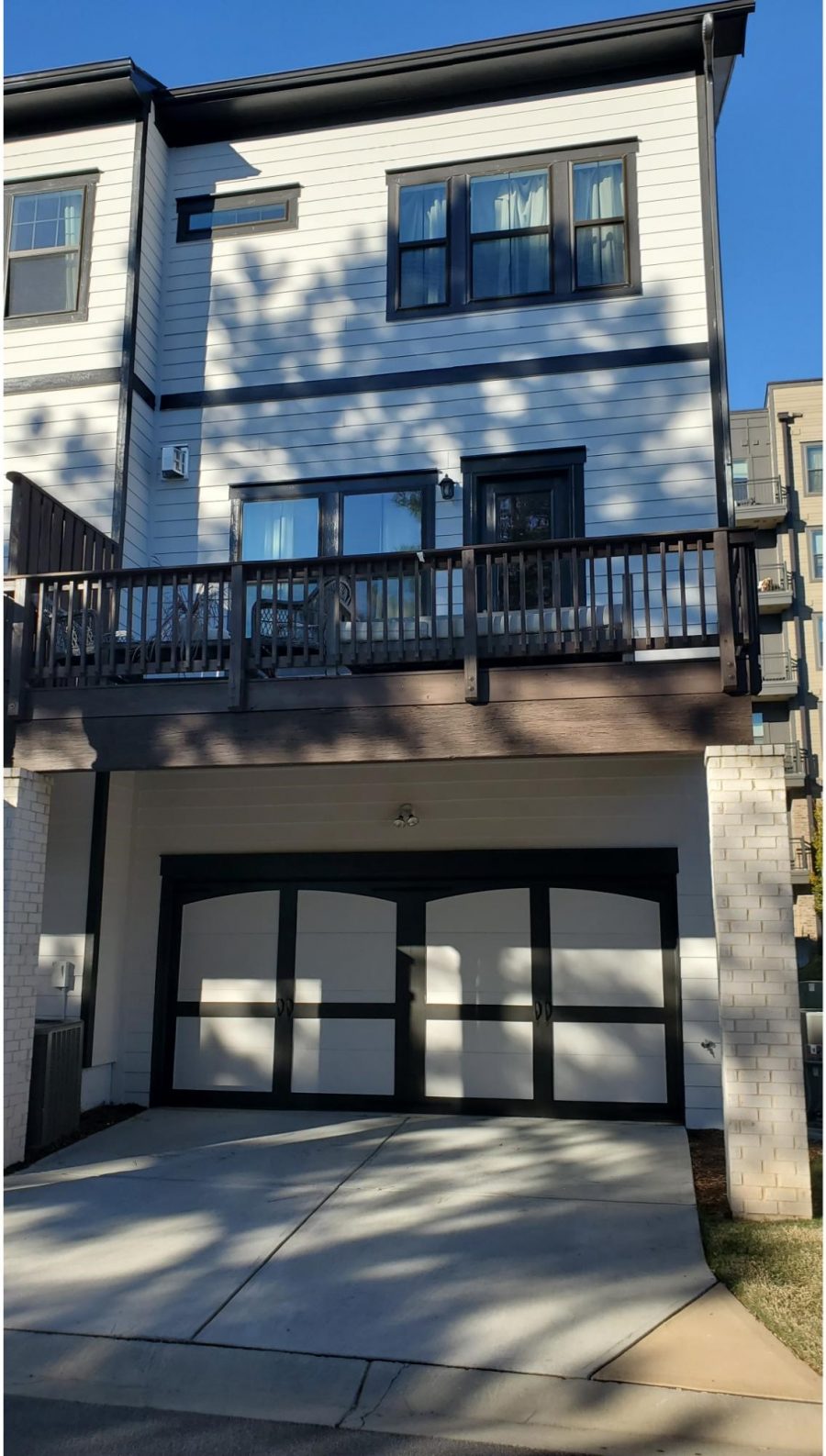 photo of repainted townhome exterior in smyrna georgia Preview Image 4