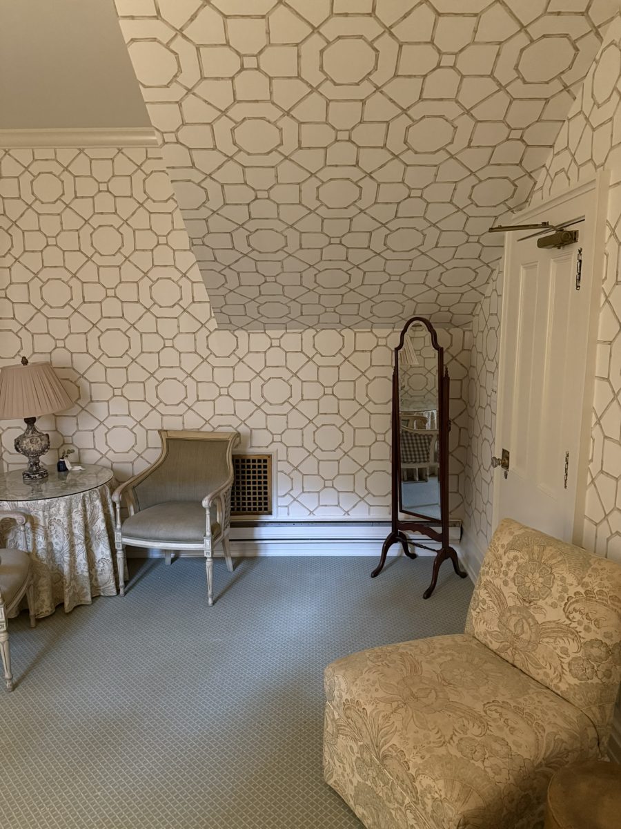 interior country club room before wallpaper removal and new paint Preview Image 1