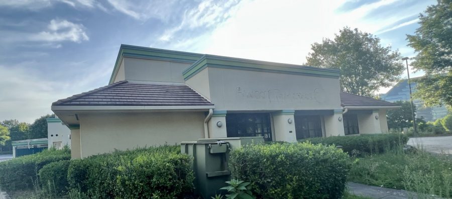 photo of restaurant before being repainted Preview Image 3