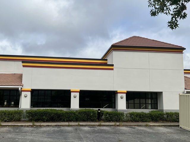 photo of repainted restaurant in sandy springs Preview Image 4