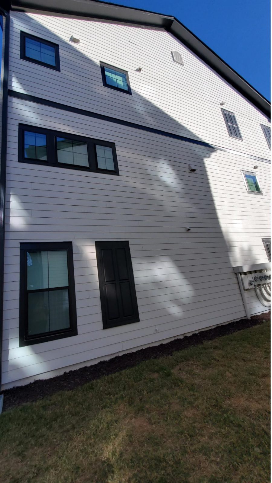 photo of repainted townhome exterior in smyrna georgia Preview Image 5