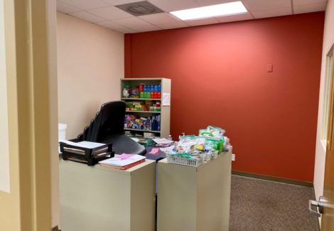 photo of huntington learning center before being repainted