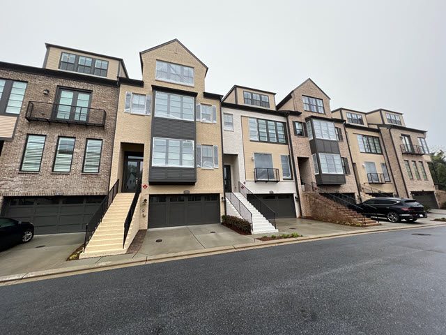 photo of townhome community to be repainted Preview Image 4