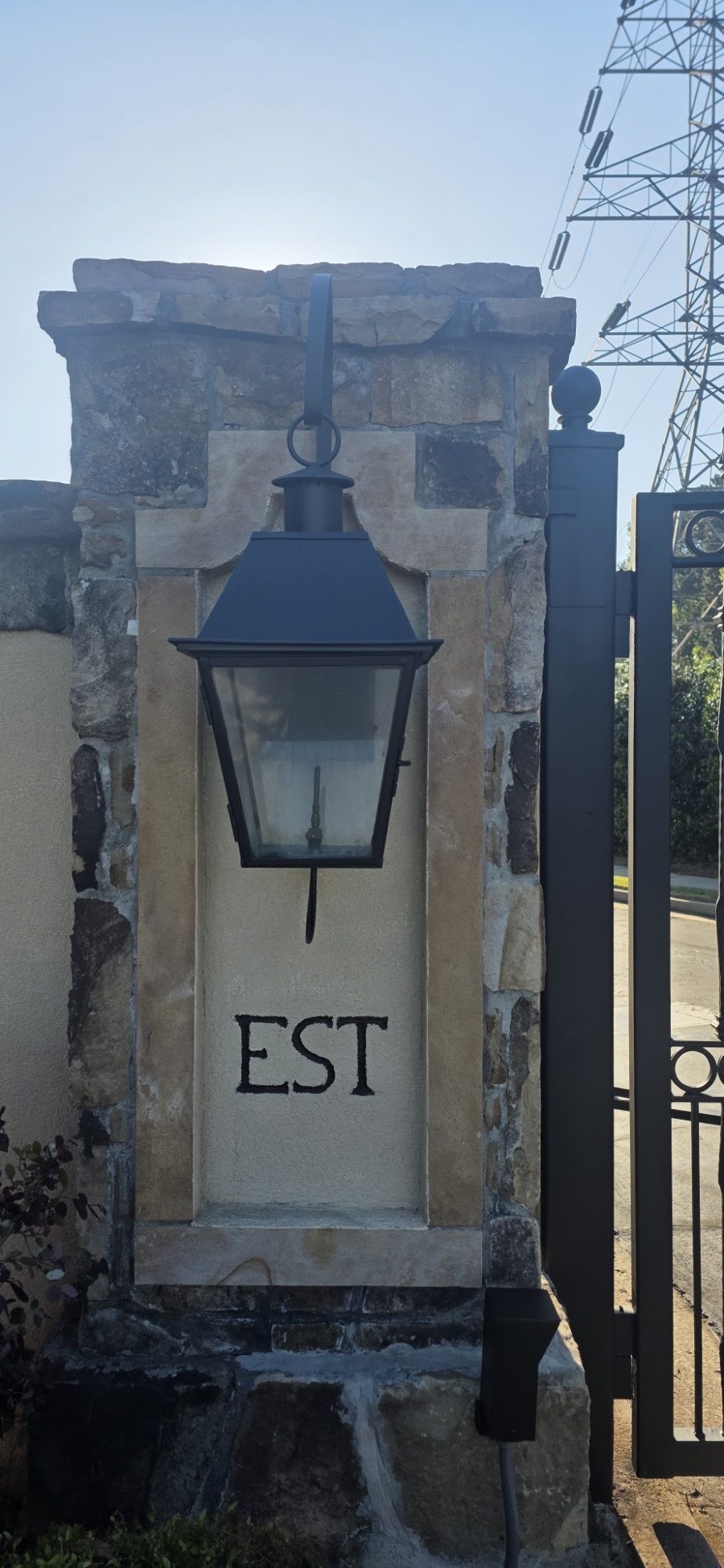 photo of repainted light on commercial property in sandy springs ga Preview Image 3