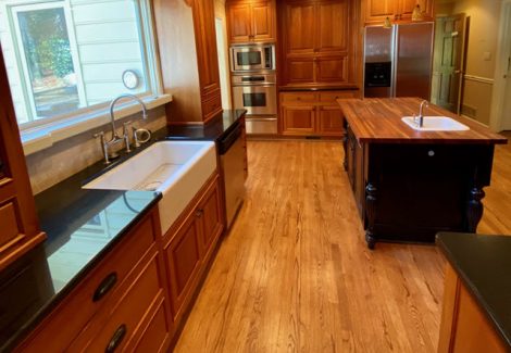 photo of kitchen in sandy springs before being repainted