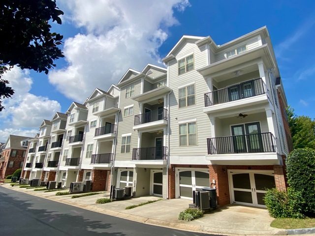 photo of repainted condominium building in sandy springs georgia Preview Image 5