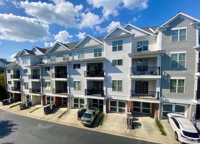 photo of repainted condominium building in sandy springs georgia Preview Image 4