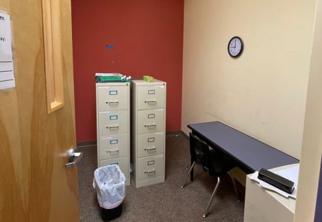 photo of huntington learning center before being repainted