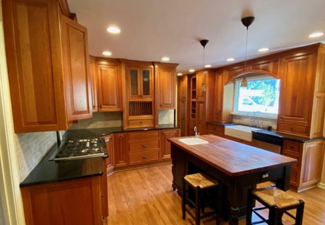 photo of kitchen in sandy springs before being repainted