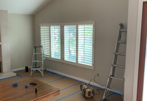 The floors were covered in paper to avoid paint spills.