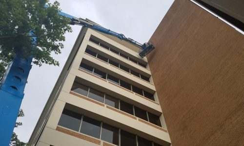 135’ articulating boom