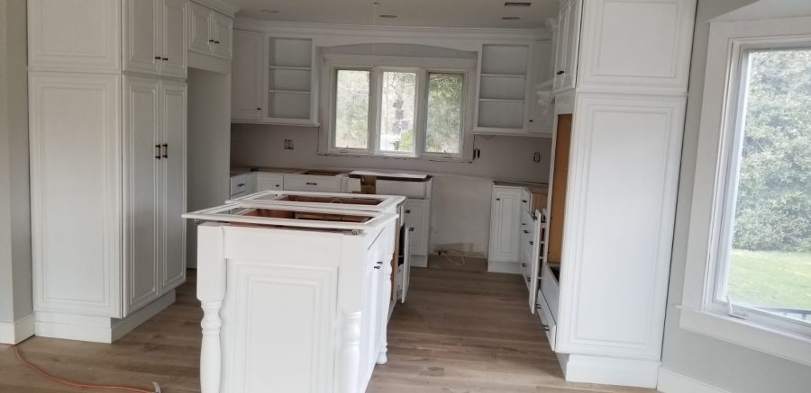 Middletown Full View Cabinets