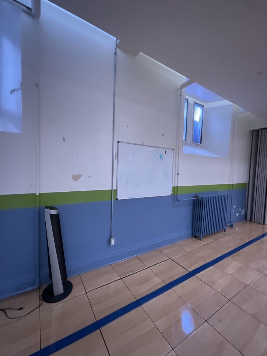 school gym wall with chipped paint Preview Image 13