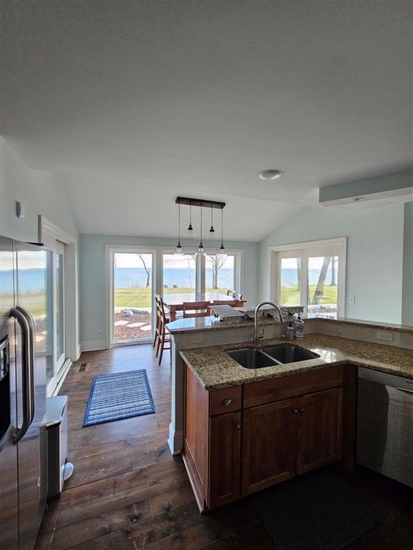 Another View of the Dining Area Preview Image 2