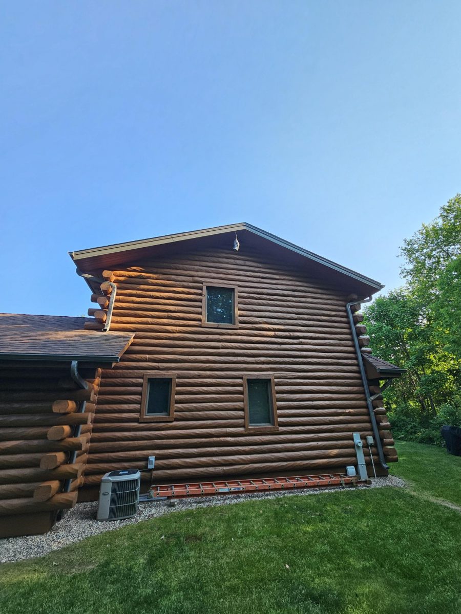 stained log home Preview Image 2