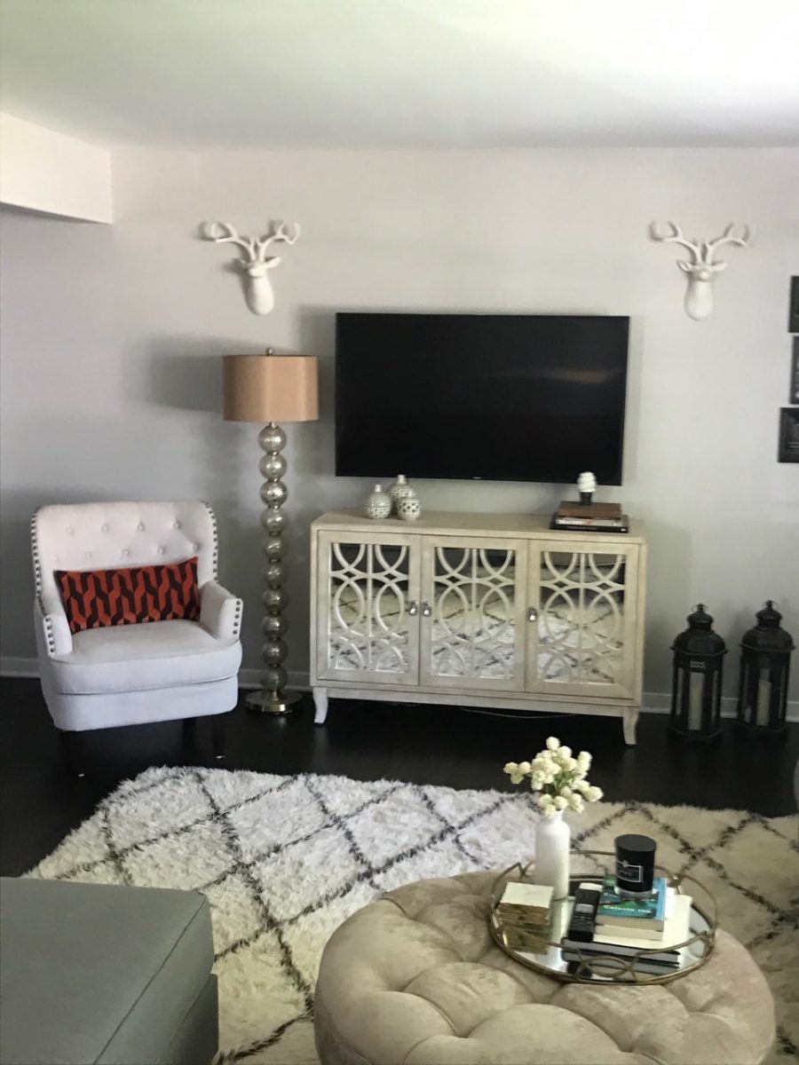 A living room with a new coat of paint Preview Image 2