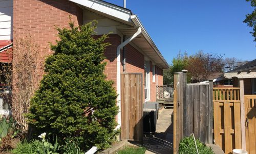 Home Vinyl Siding Before CertaPro Painters of Etobicoke