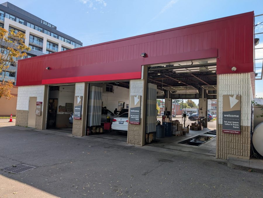 Jiffy Lube location after exterior repaint Preview Image 2