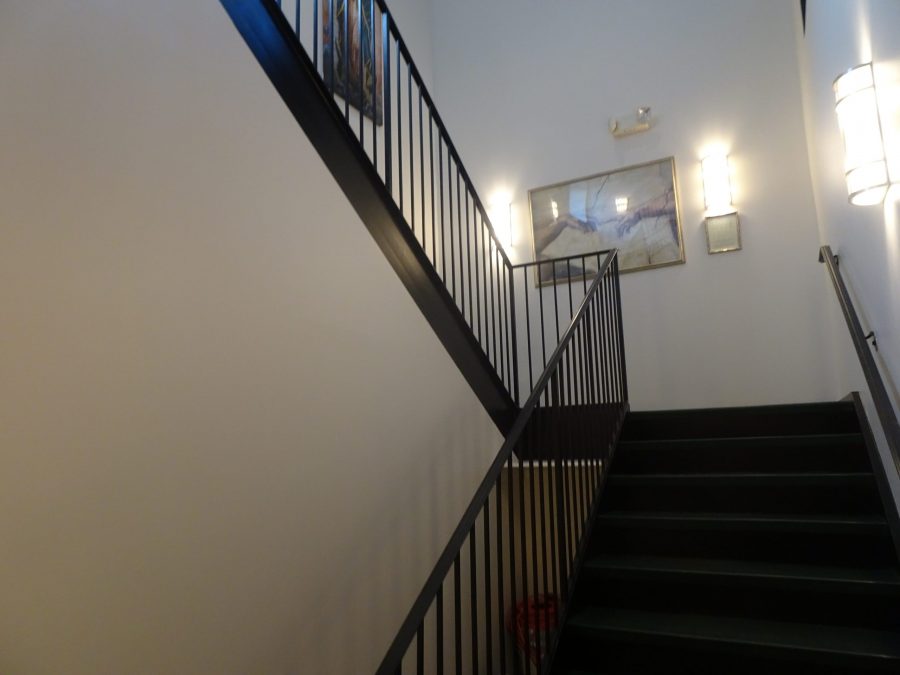 Closer Look at the Stairwell Preview Image 9