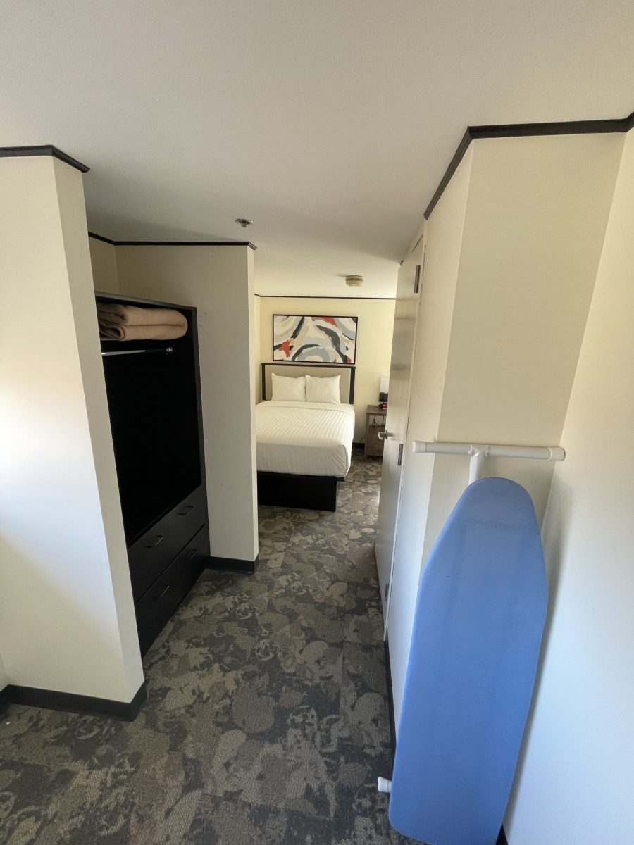 Light Cream Color Interior Paint Preview Image 7