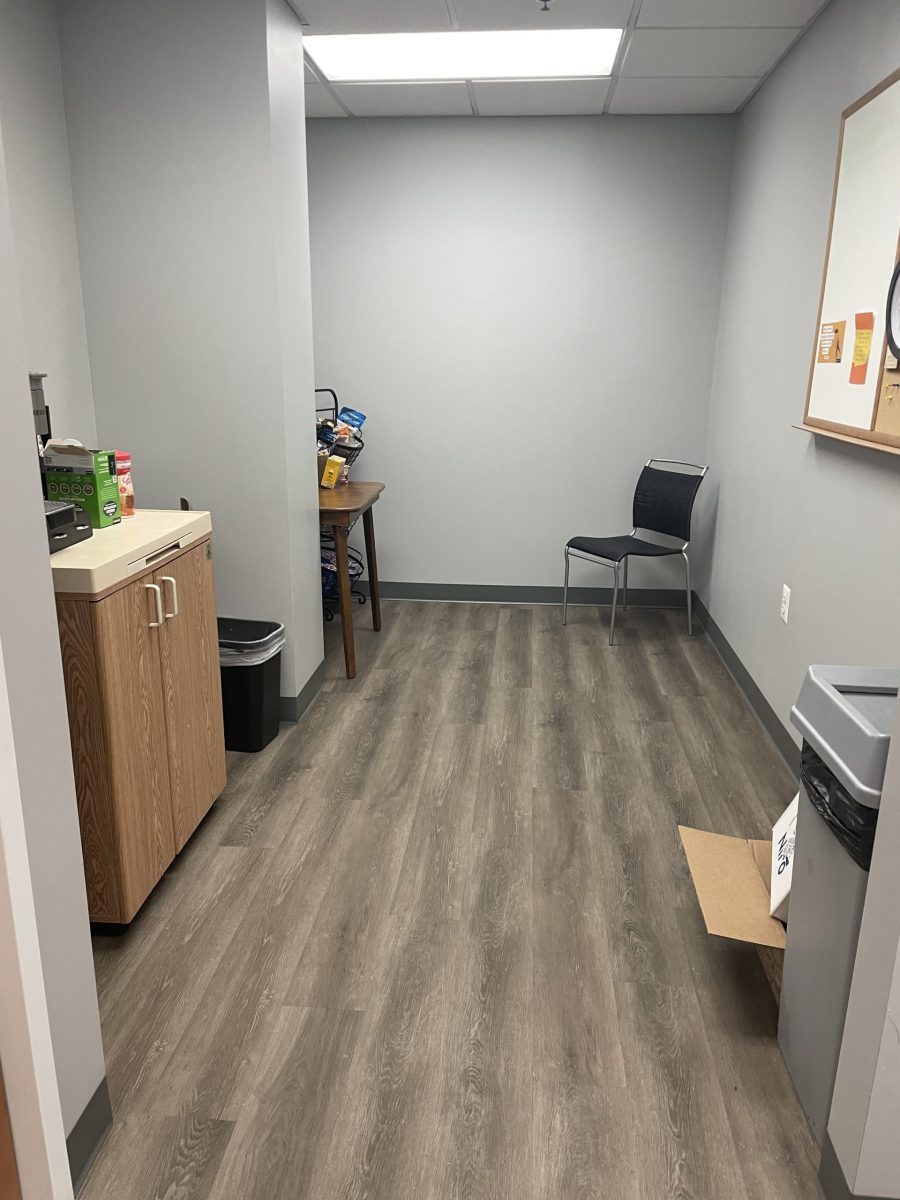 Office Supply Room Preview Image 7