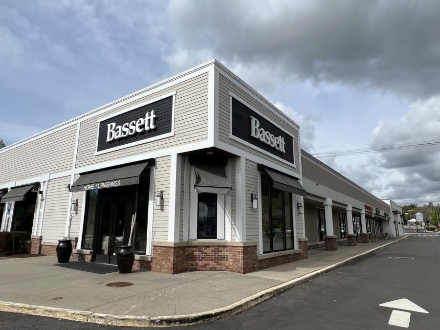 repainting a store exterior Preview Image 3