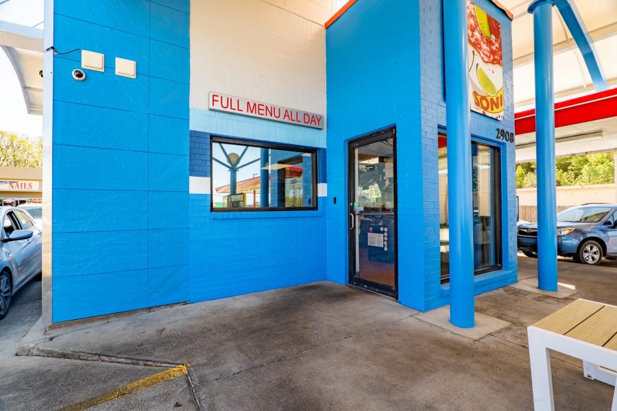 Sonic restaurant entrance Preview Image 2