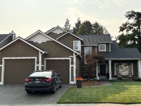 house with brown siding before repaint Preview Image 3